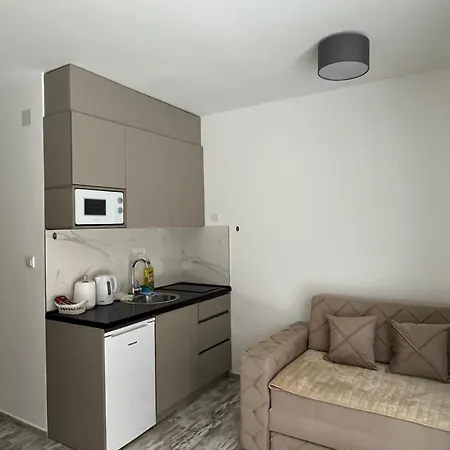 Leona A-1 * Divčibare