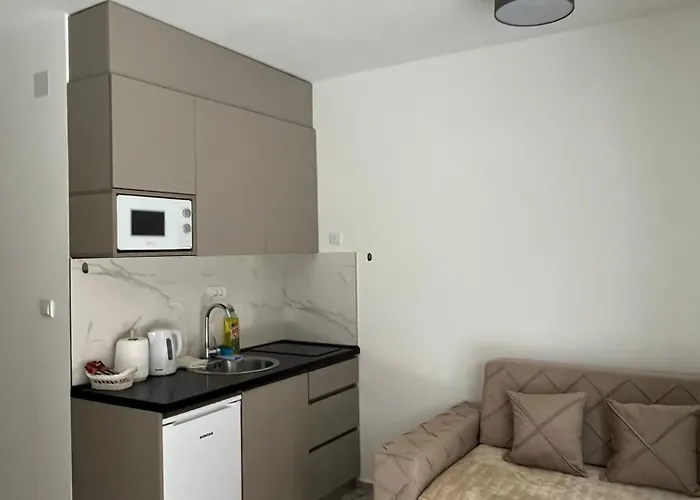 Leona A-1 * Divčibare