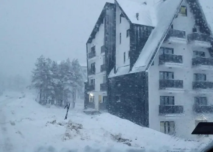 Leona A-1 アパート